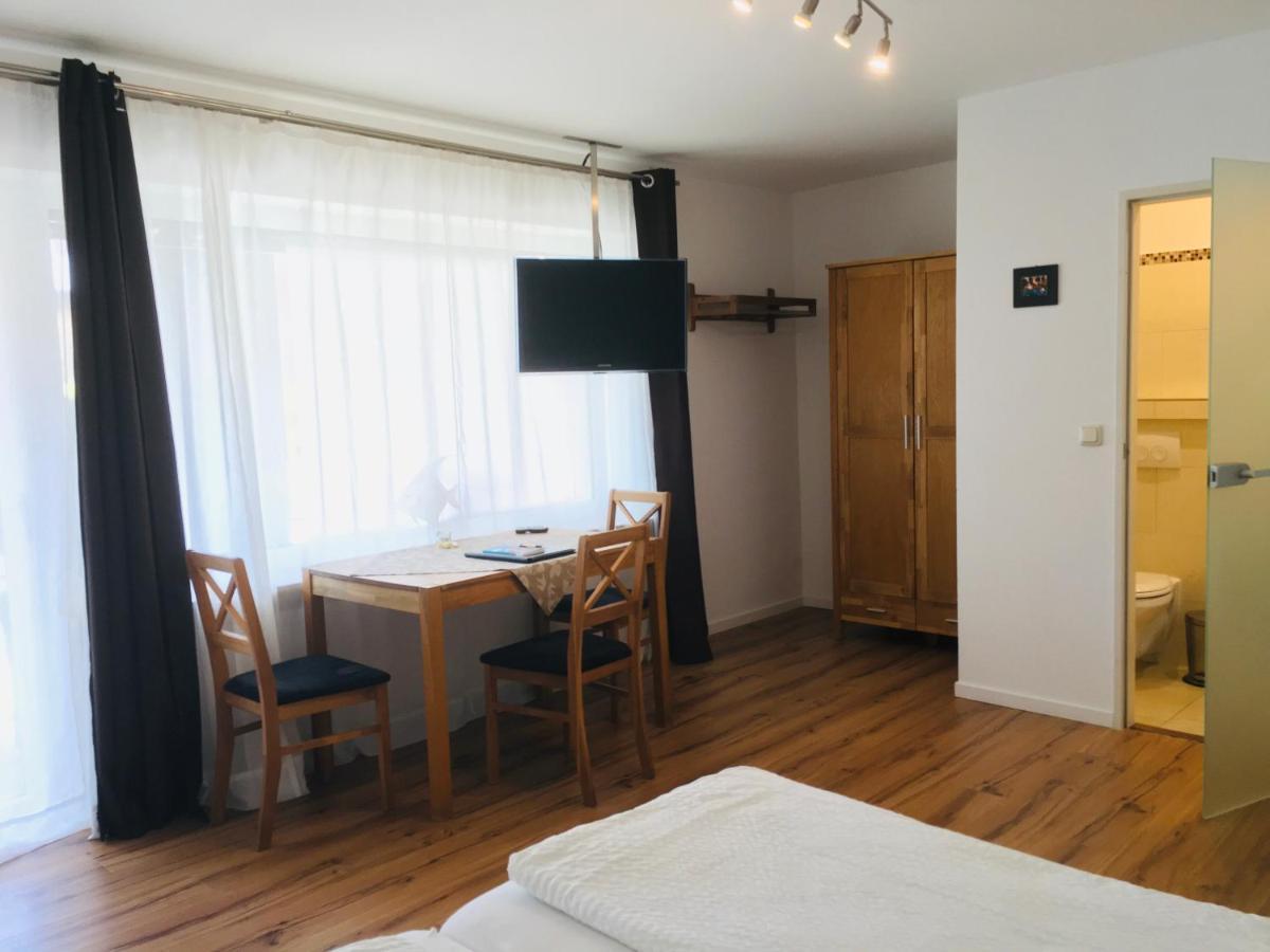 Gaestehaus Sommertal Mit Pool Im Garten, Eigener Parkplatz, 800M Zum Bodensee, 300M Zur Altstadt Meersburg Eksteriør billede