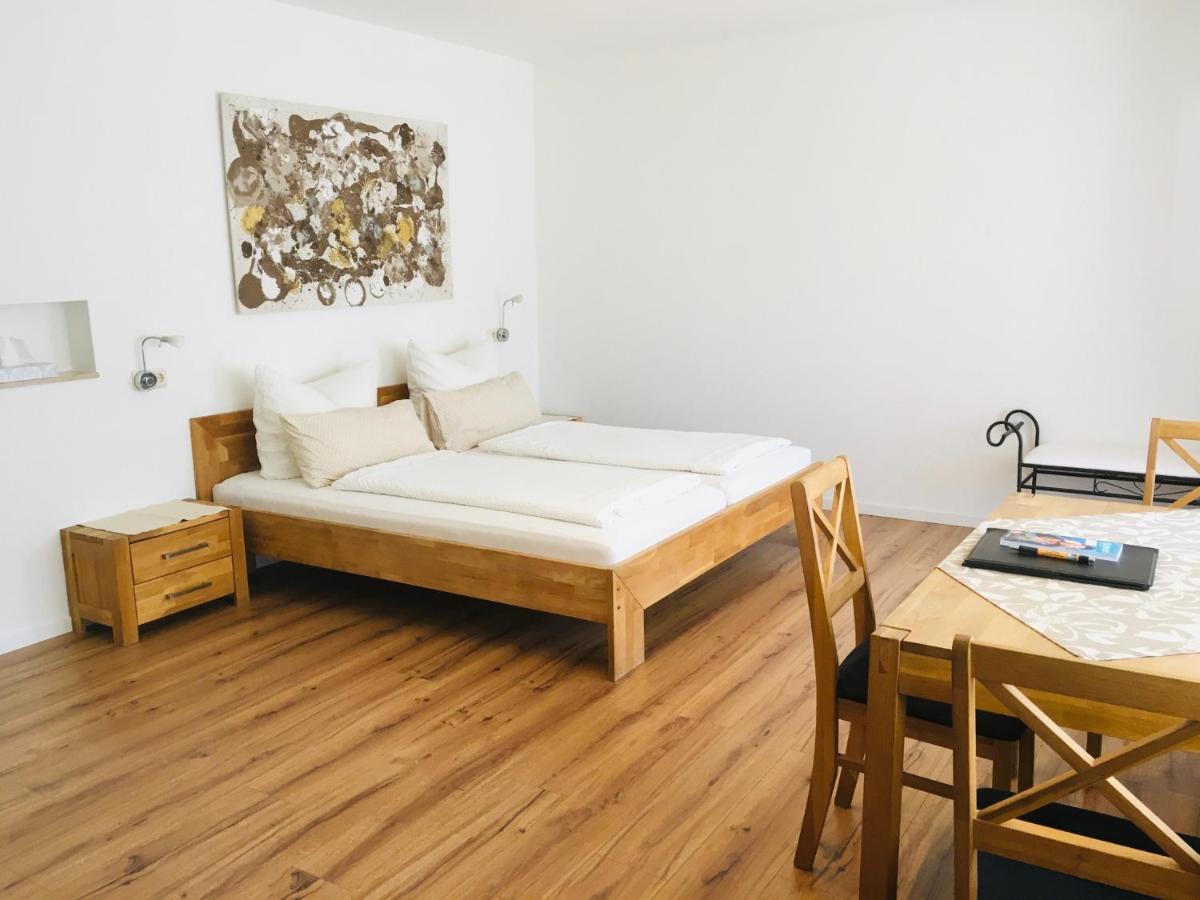 Gaestehaus Sommertal Mit Pool Im Garten, Eigener Parkplatz, 800M Zum Bodensee, 300M Zur Altstadt Meersburg Eksteriør billede