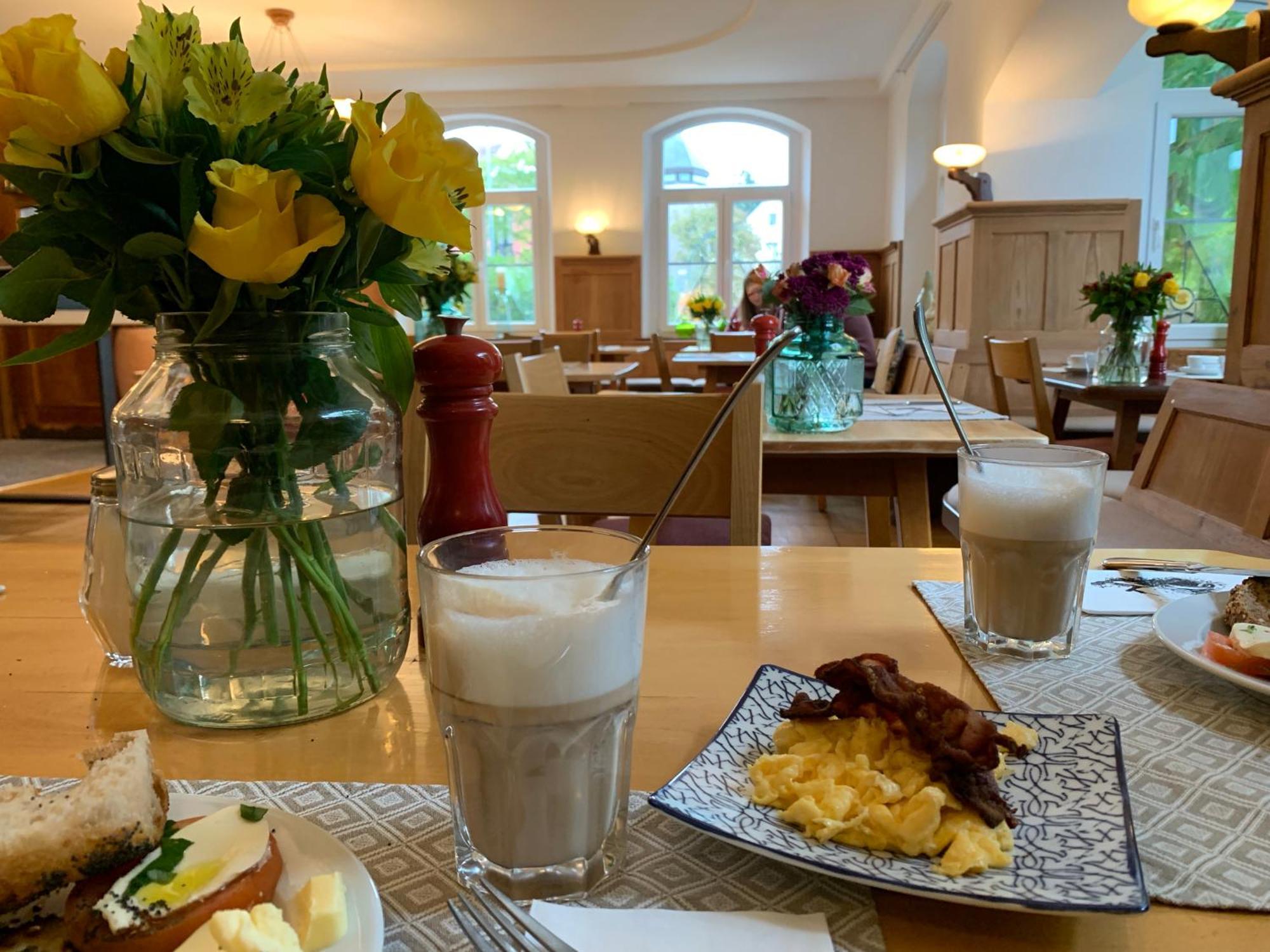 Gaestehaus Sommertal Mit Pool Im Garten, Eigener Parkplatz, 800M Zum Bodensee, 300M Zur Altstadt Meersburg Værelse billede