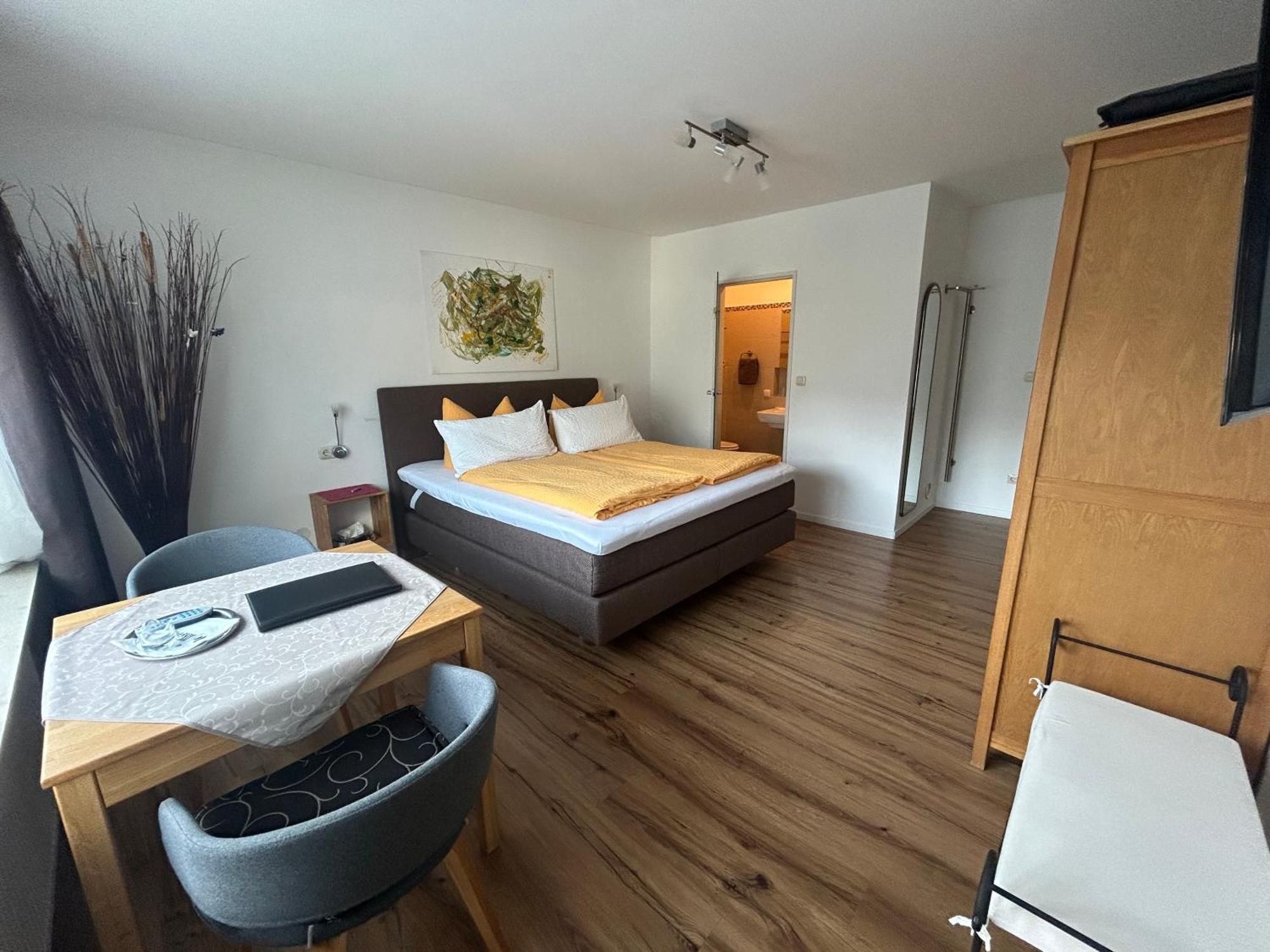 Gaestehaus Sommertal Mit Pool Im Garten, Eigener Parkplatz, 800M Zum Bodensee, 300M Zur Altstadt Meersburg Eksteriør billede