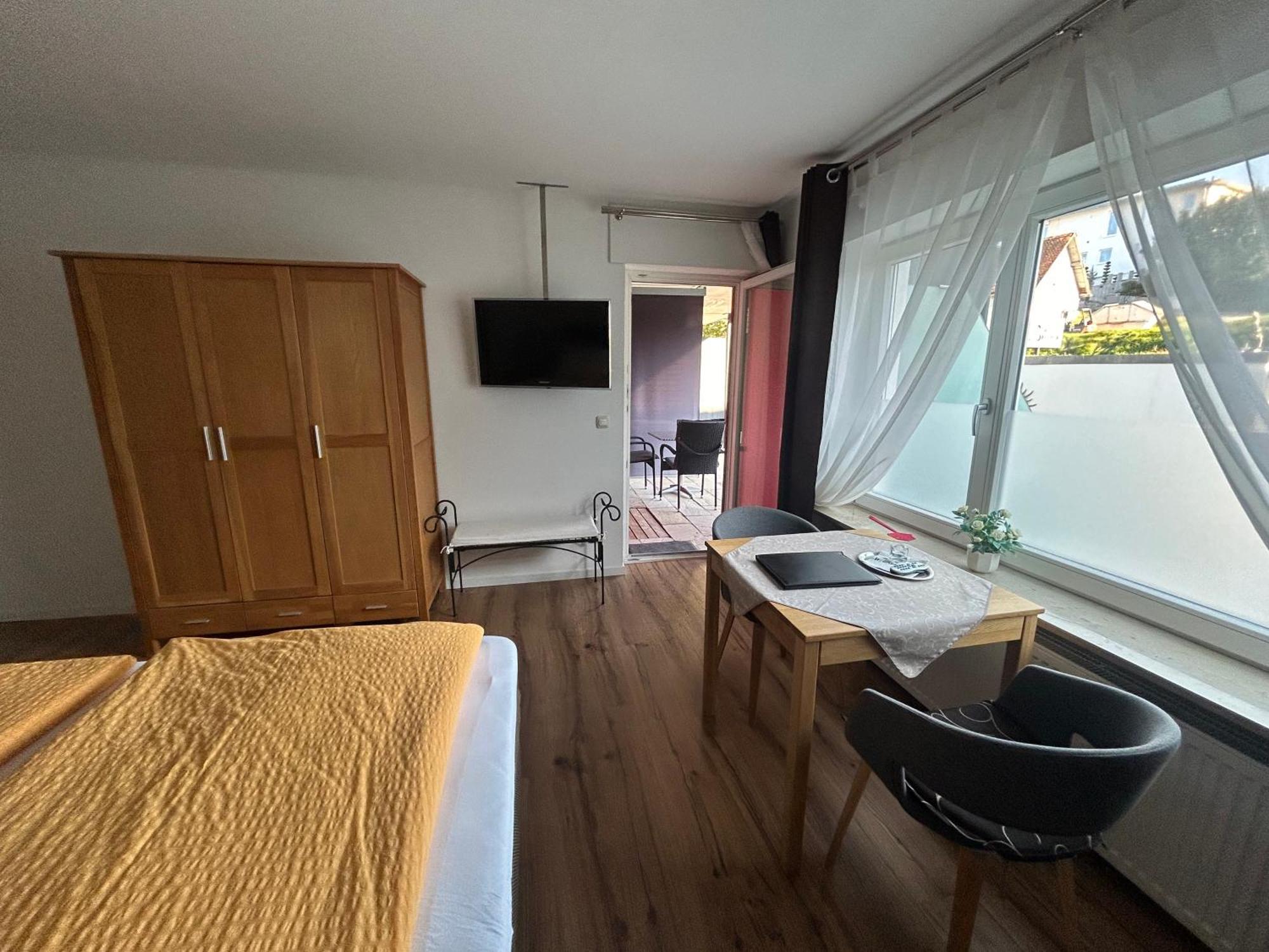Gaestehaus Sommertal Mit Pool Im Garten, Eigener Parkplatz, 800M Zum Bodensee, 300M Zur Altstadt Meersburg Eksteriør billede