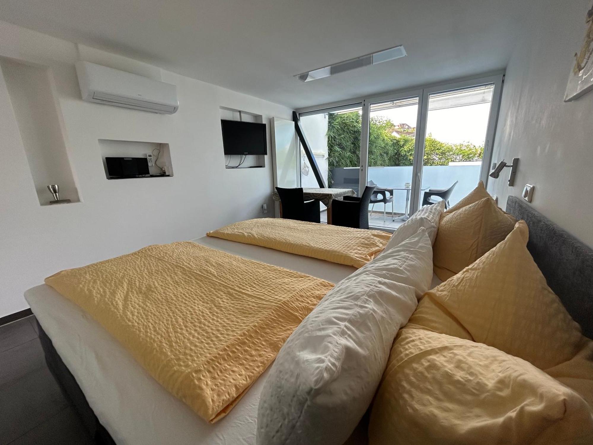 Gaestehaus Sommertal Mit Pool Im Garten, Eigener Parkplatz, 800M Zum Bodensee, 300M Zur Altstadt Meersburg Eksteriør billede